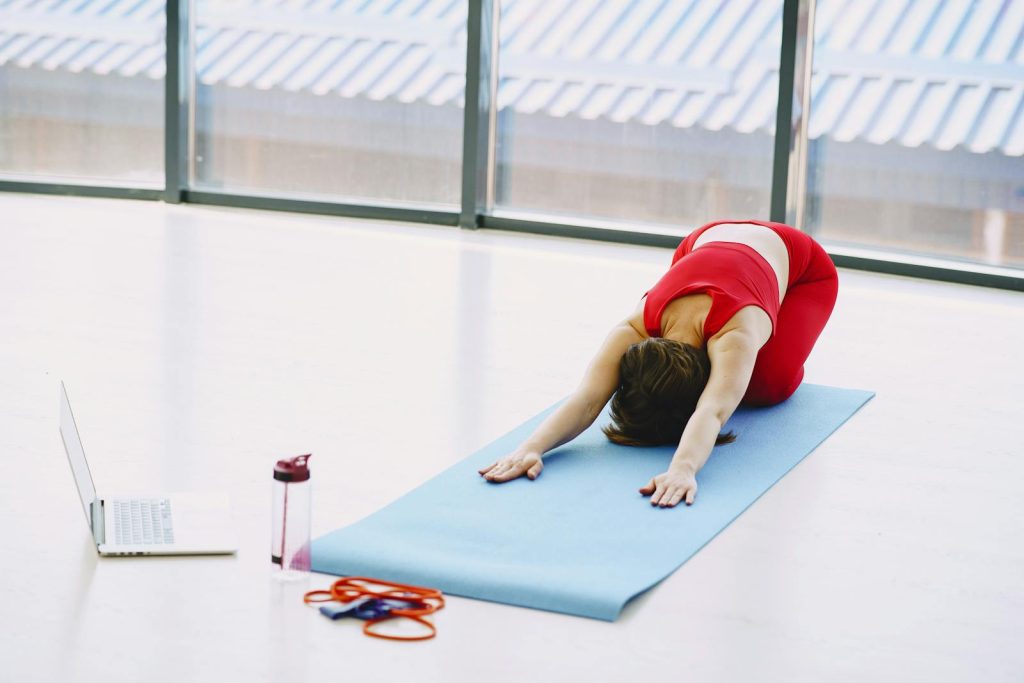 11 Best Lat Stretches to Release Tight Back and Shoulders
