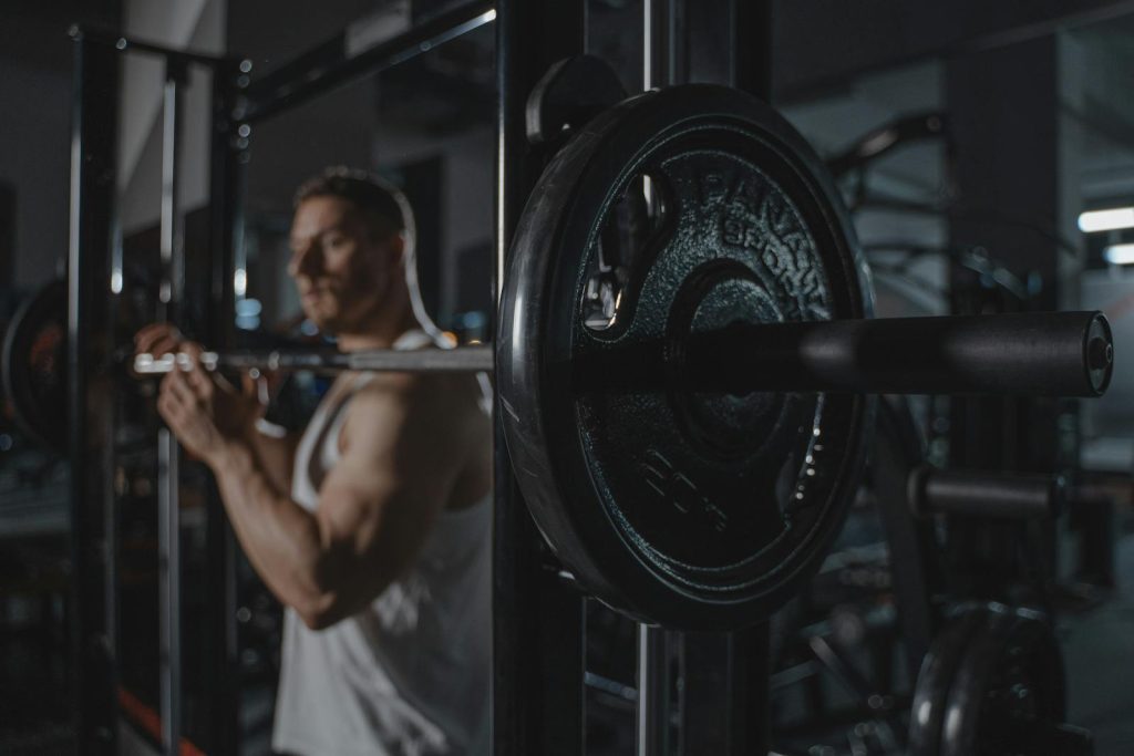 Smith Machine Shoulder Press: Form, Benefits, and Tips