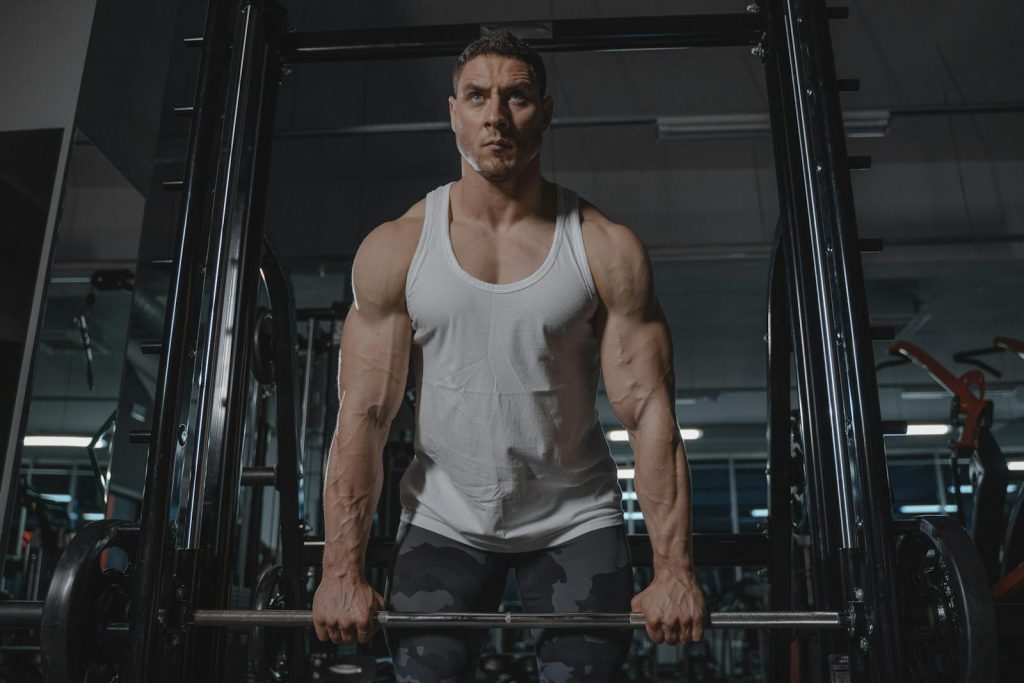 Smith Machine Deadlift: Form, Muscles, Benefits, Mistakes
